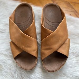 Fitflop women’s tan leatherKYA what cork, wedge sandal slides size 8 US